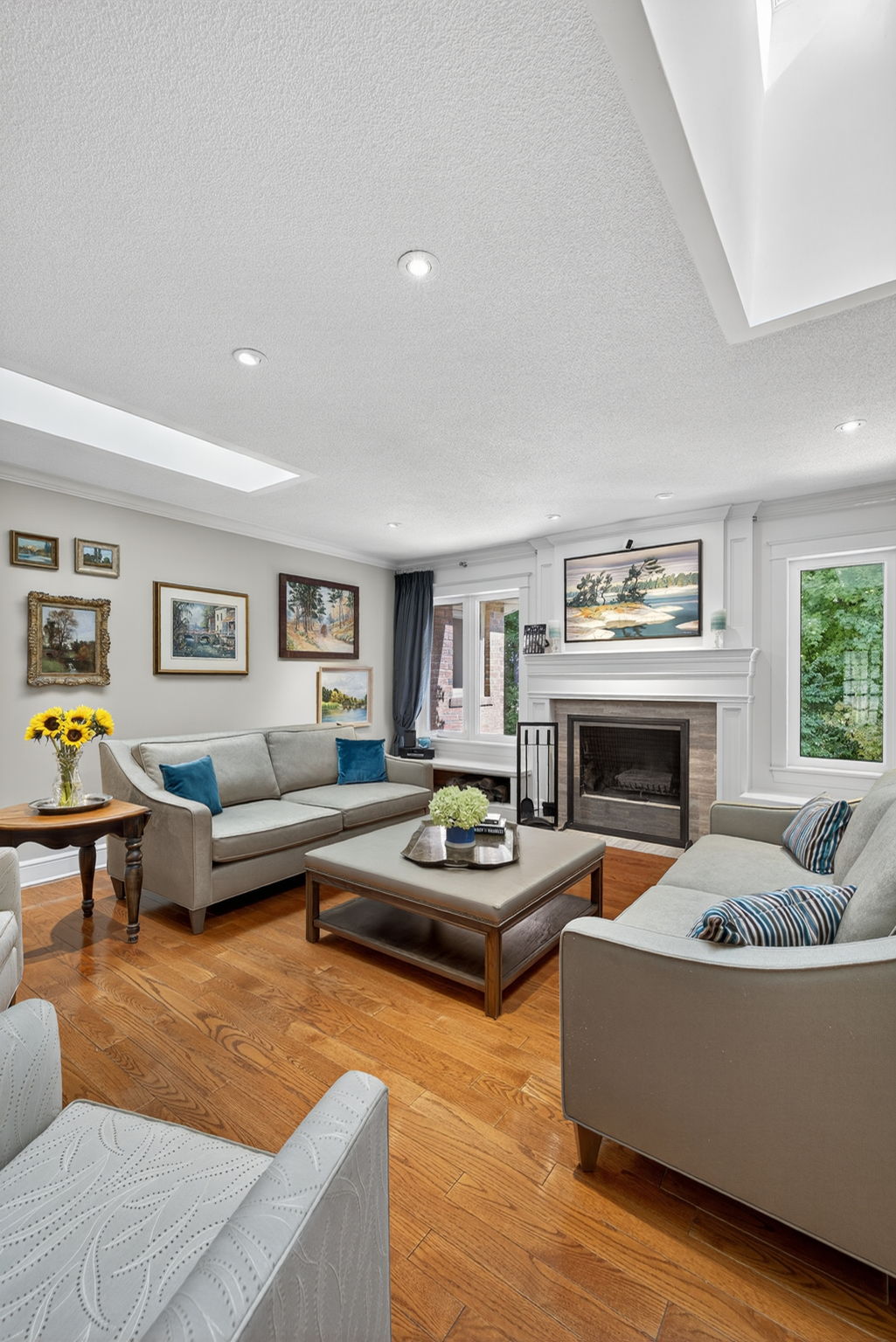 6 Falling Leaf Crt, Aurora