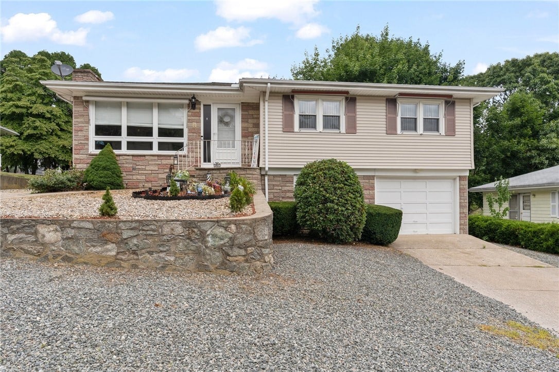 107 Meadow Rd