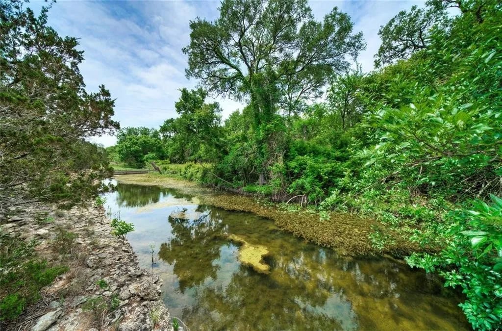 2101 County Rd 219