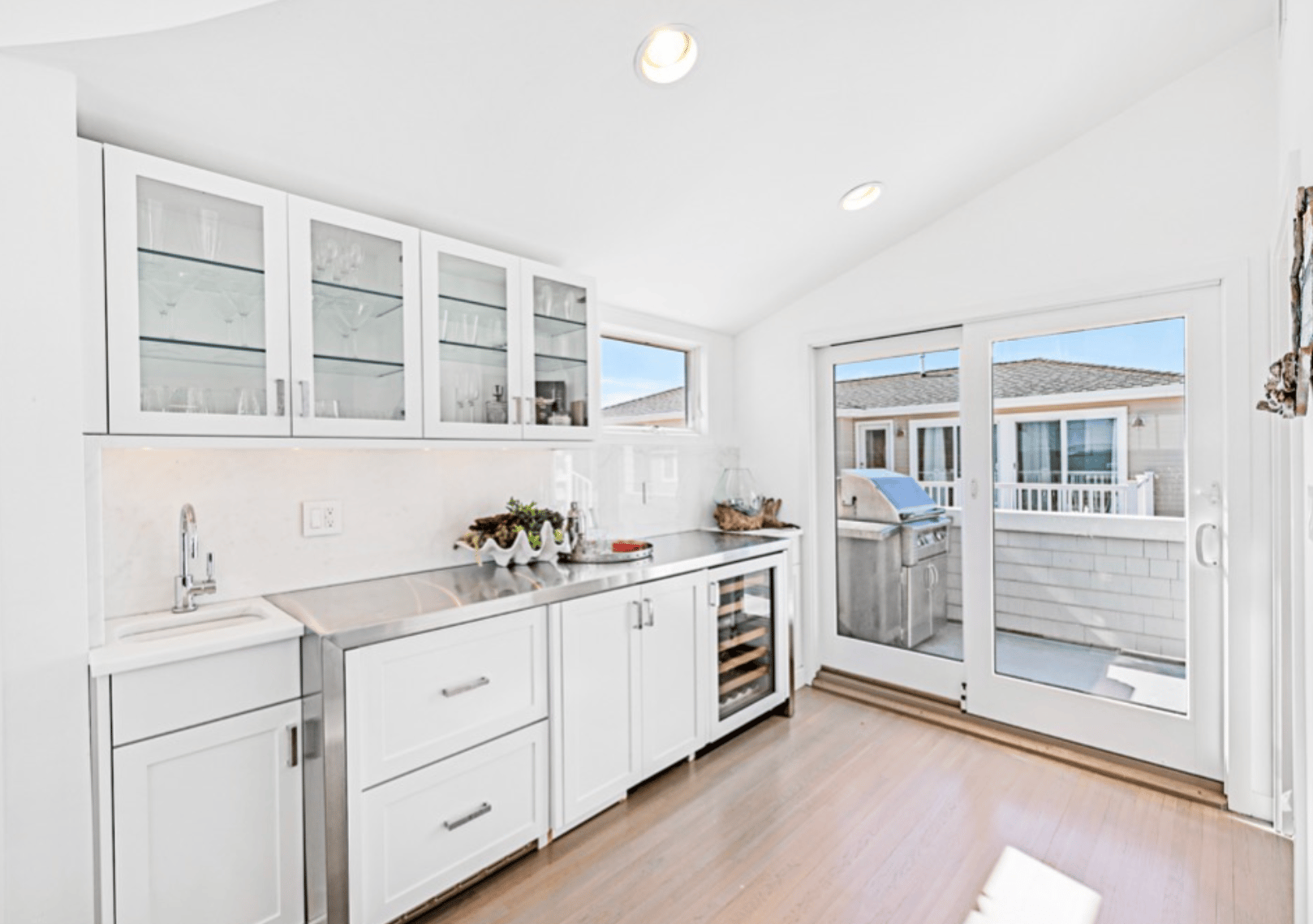 13 E Essex Avenue, Harvey Cedsars