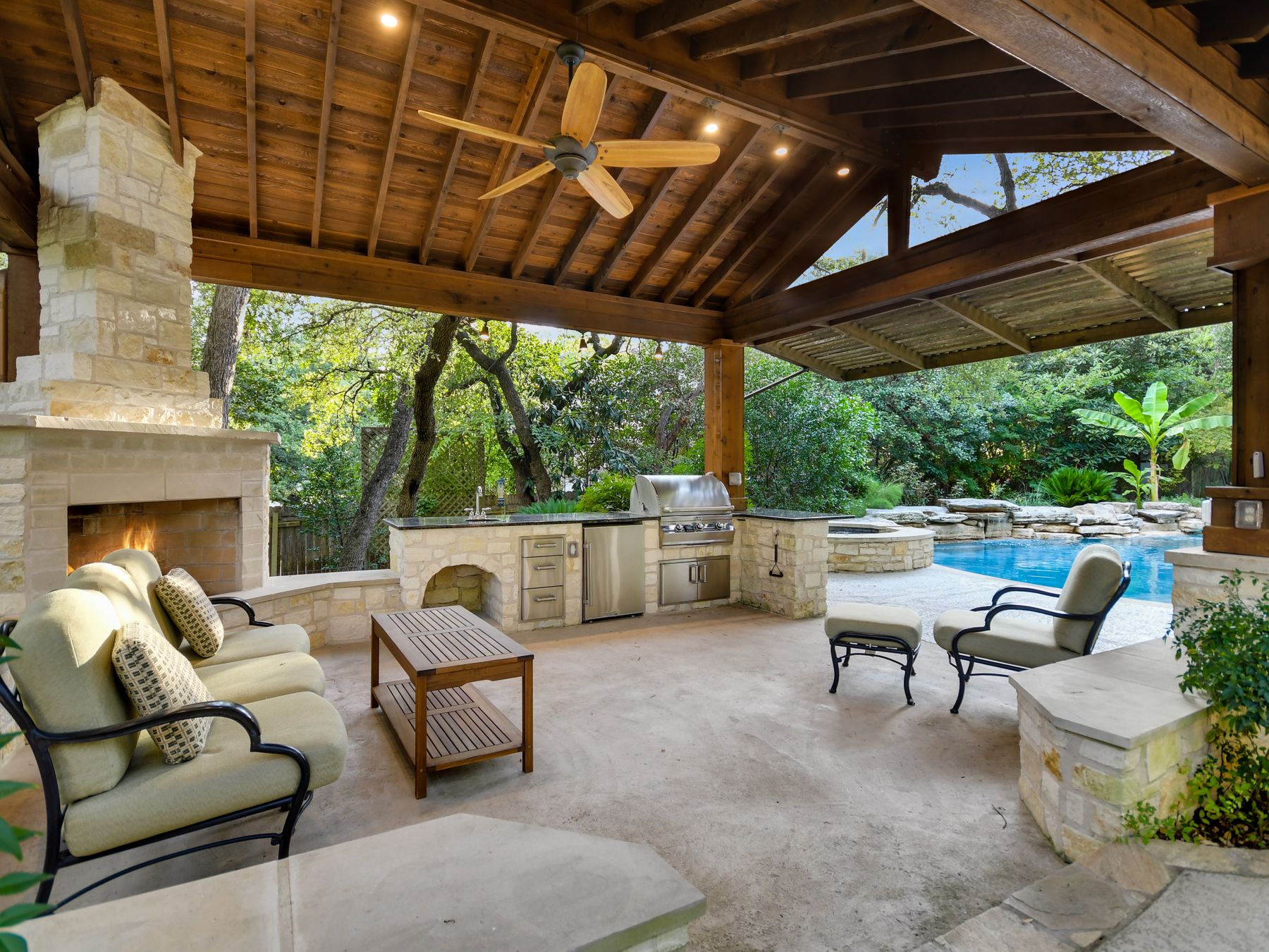 Tranquility in The Heart of Rollingwood
