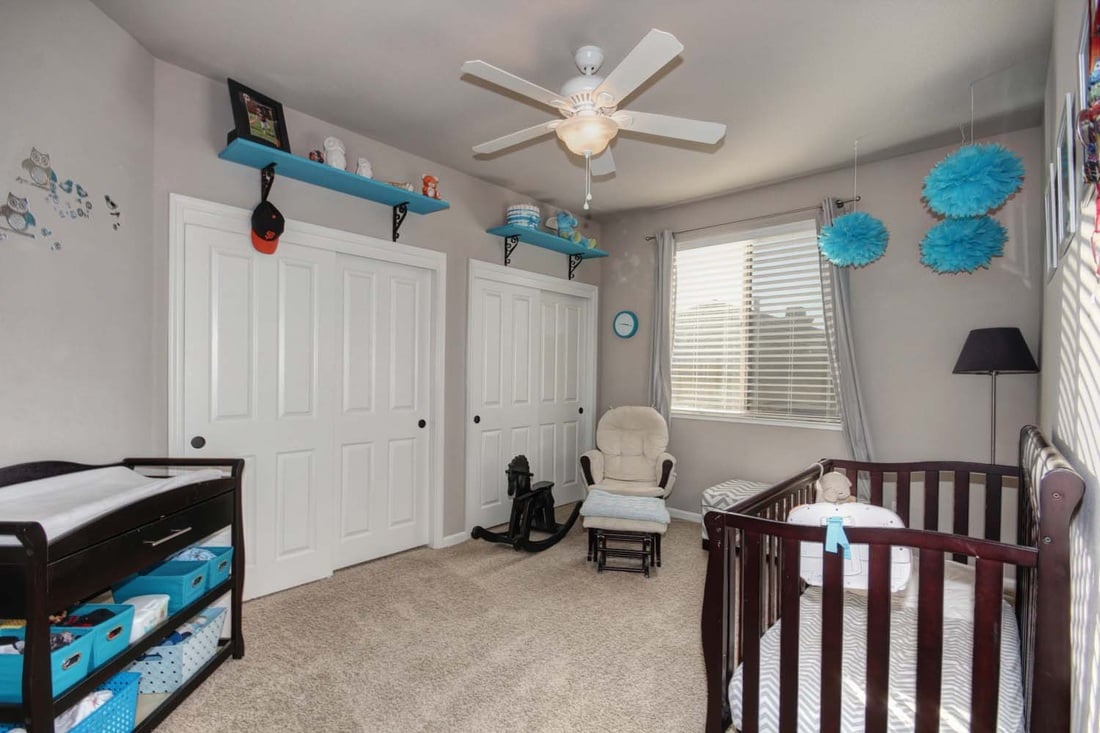 Gorgeous Lincoln 5 Bedroom Home for Sale!