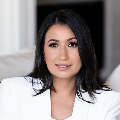Manju Gaurian White Rock, BC Real Estate Agent Headshot