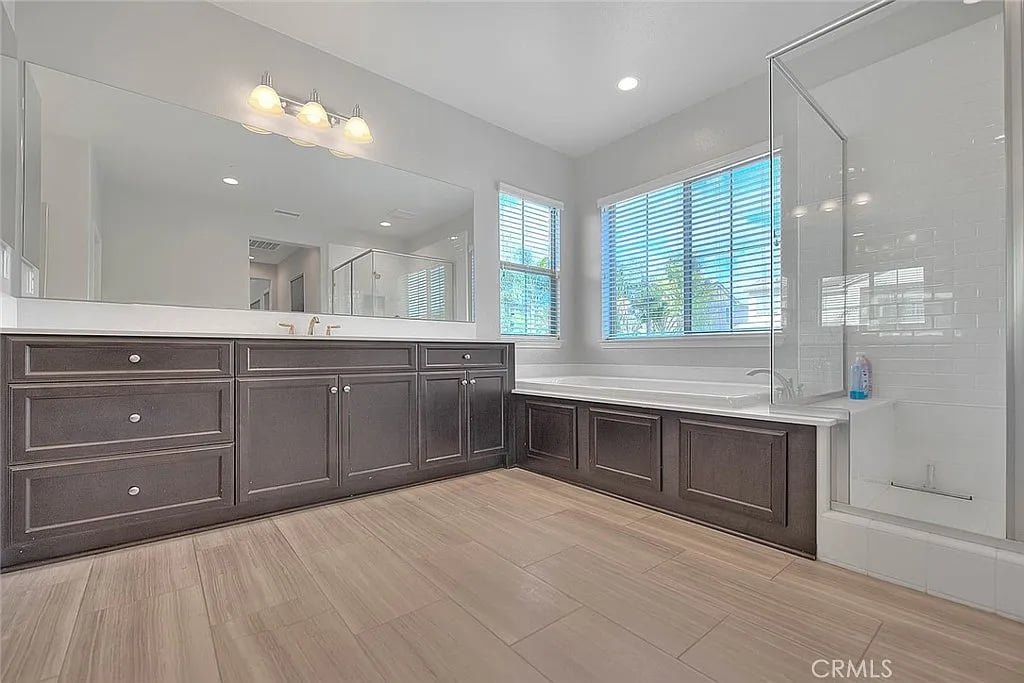 5912 Nisa Dr