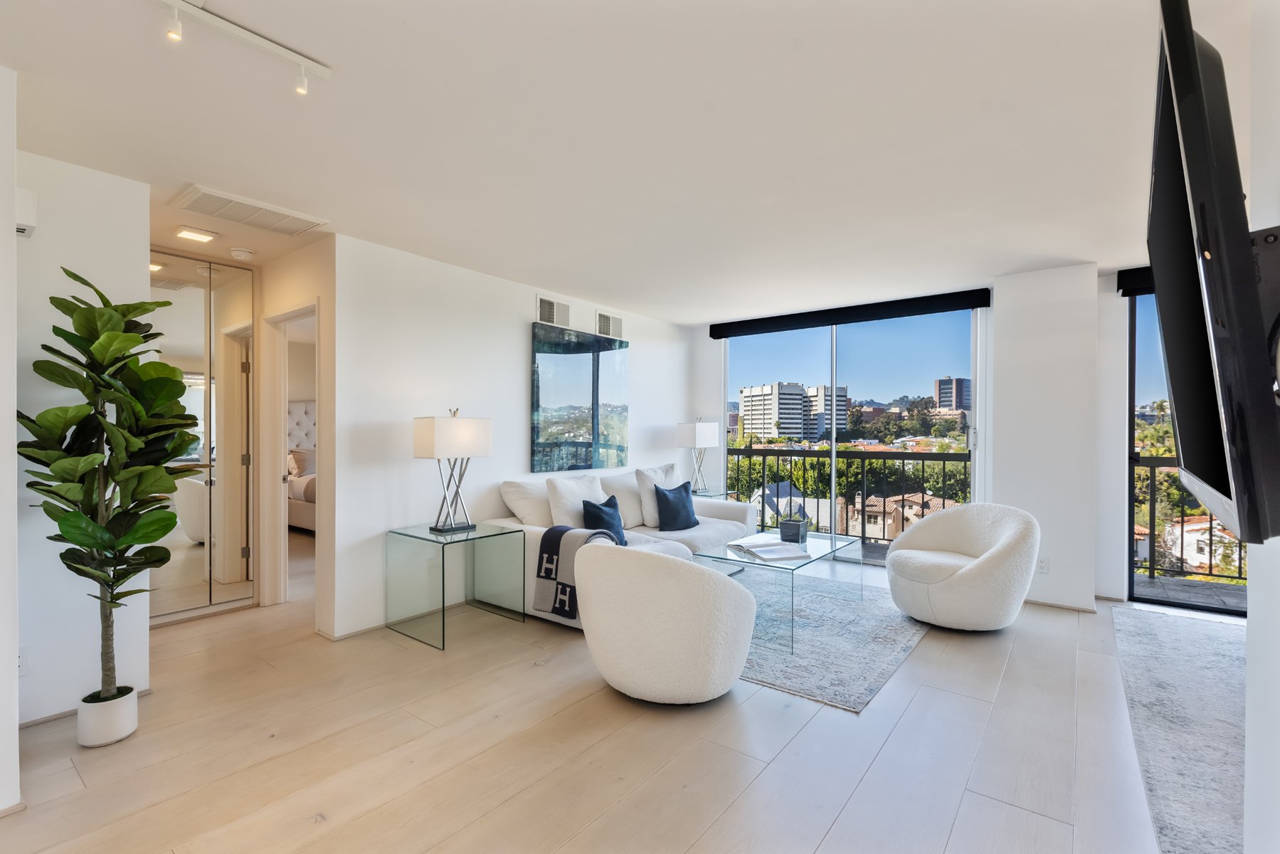 10751 Wilshire Blvd #908, Westwood