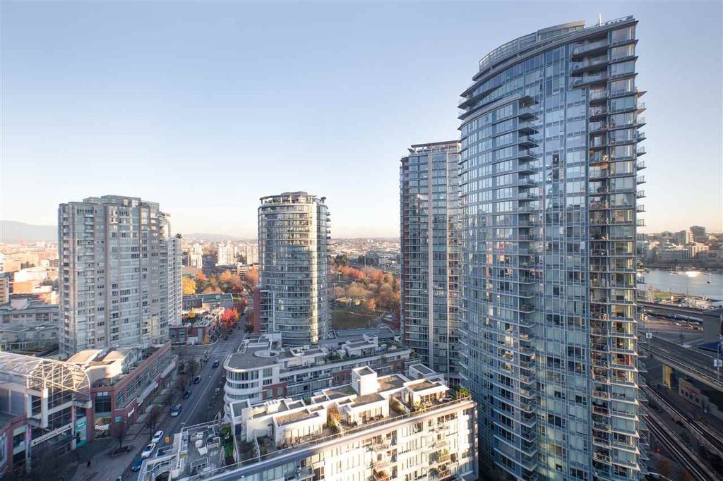 188 Keefer Pl, #2305