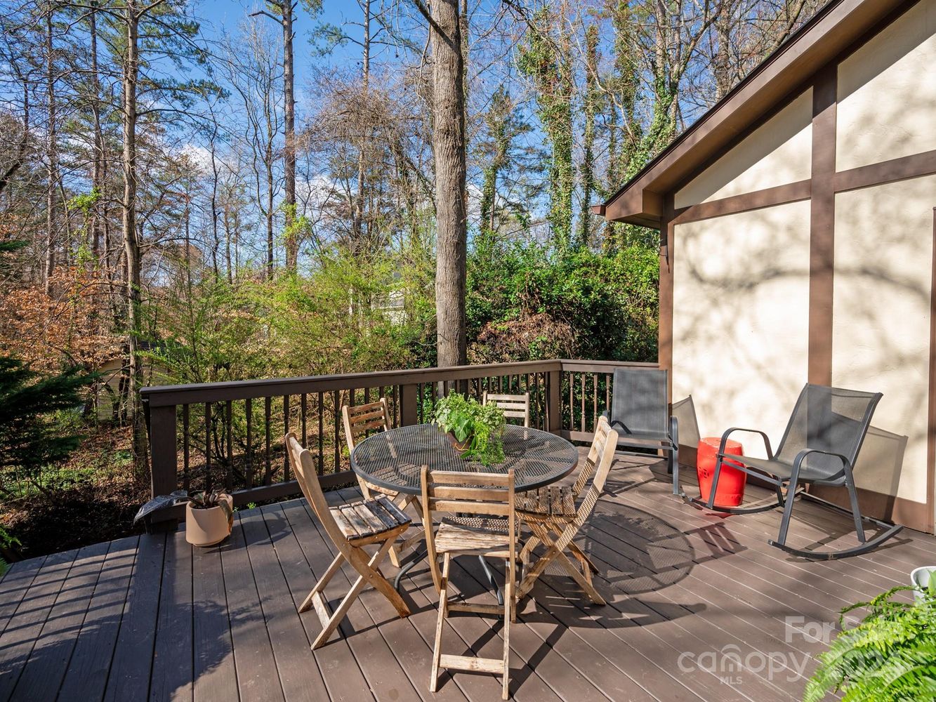 2324 Wedgewood Dr
