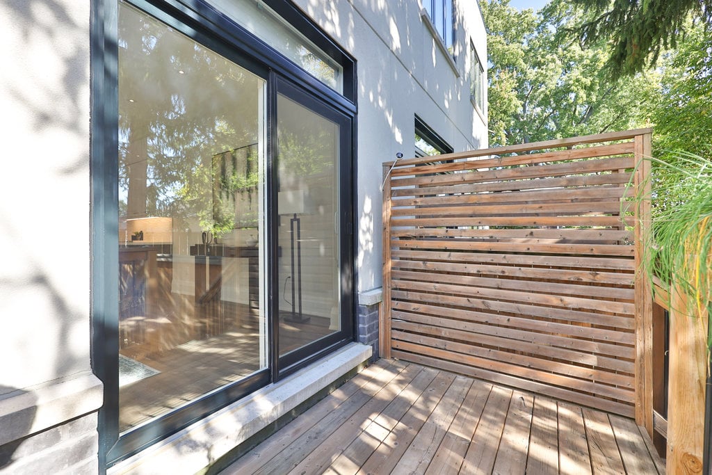 15A Tecumseth Ave