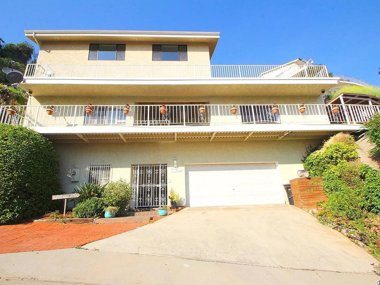 1330 Paseo Redondo