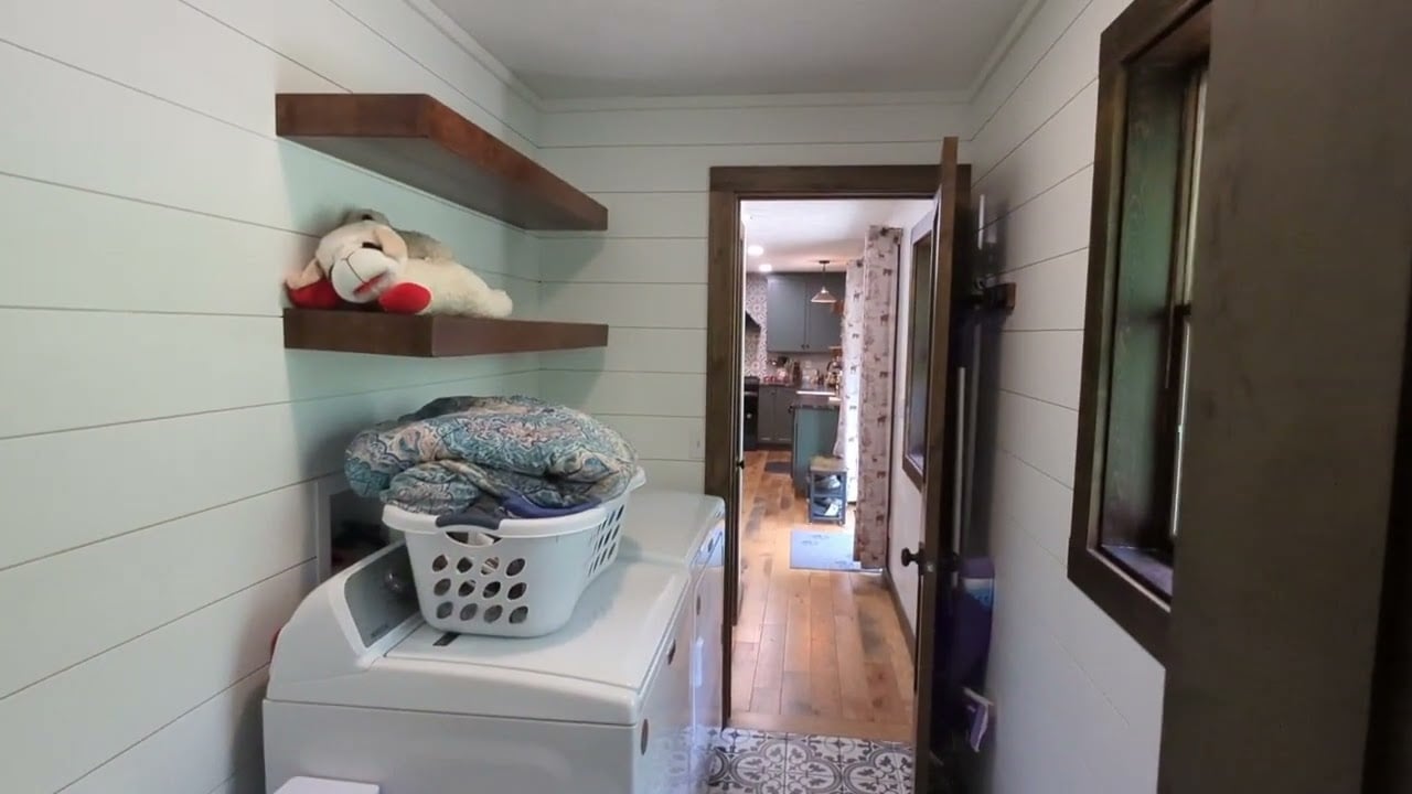 Interior 11100 Bird Rd