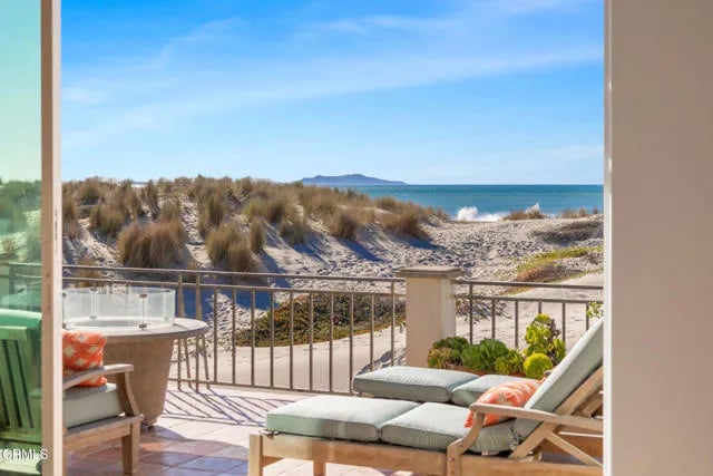 Oxnard Shores California beachfront neighborhood homes near Mandalay Beach