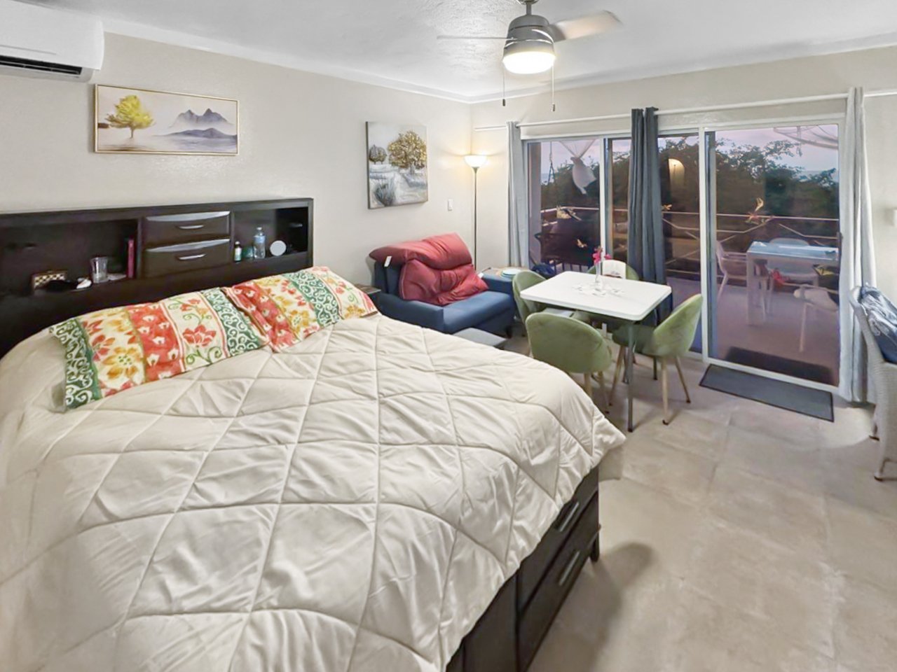 1127 Lambert Studio