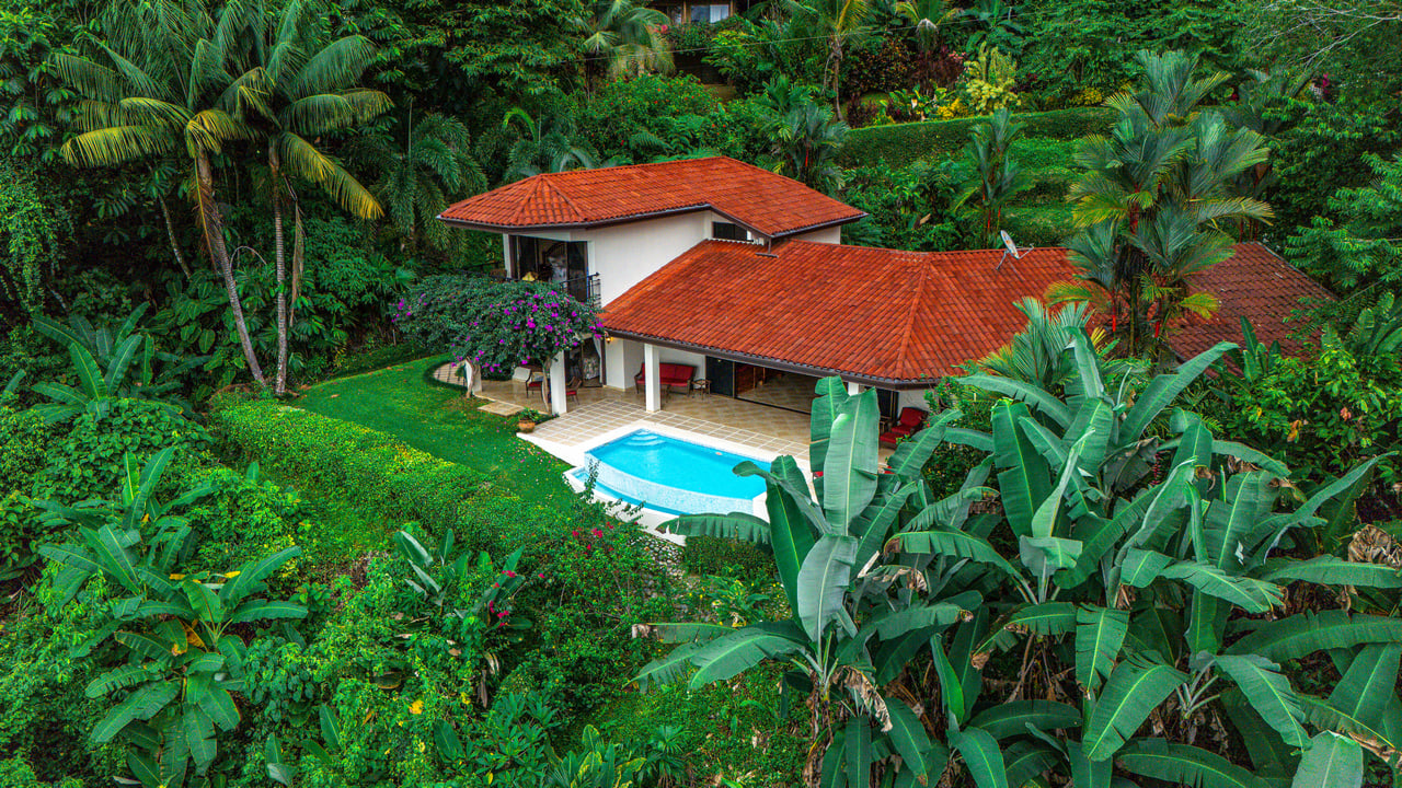 Private Luxury Villa with Whale Tail Ocean View Close to Downtown Uvita