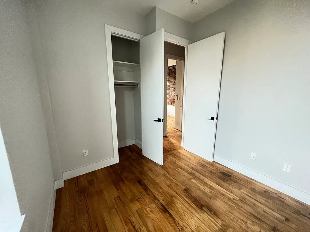  483 Evergreen Ave 3F