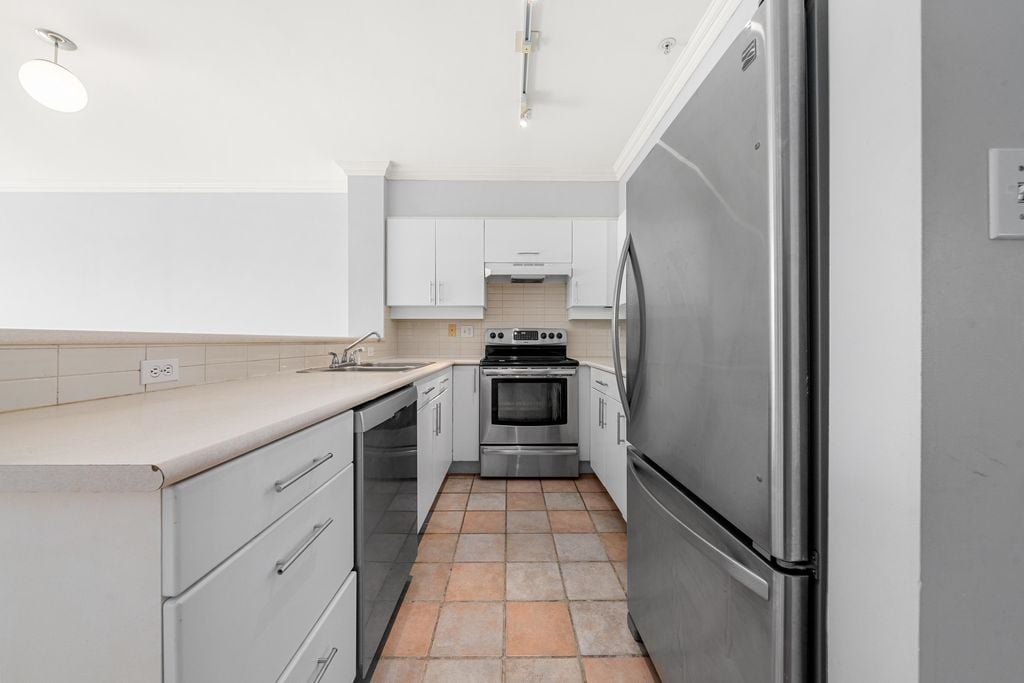 1688 Cypress St, #307