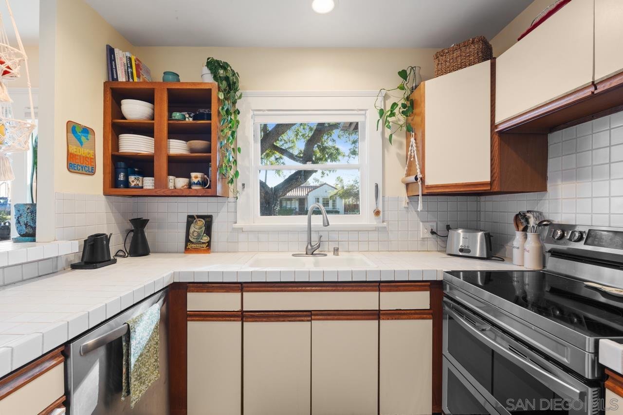 1042 Lincoln Ave. San Diego, CA