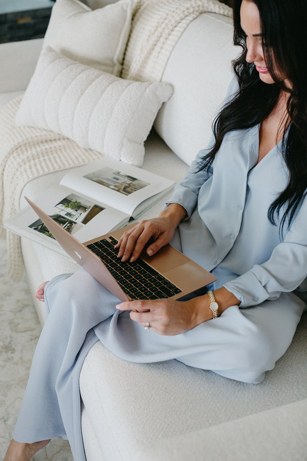 Client searching San Diego homes online