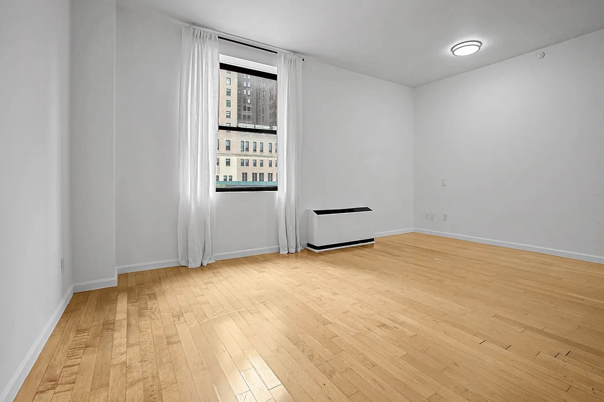 20 West St #4J