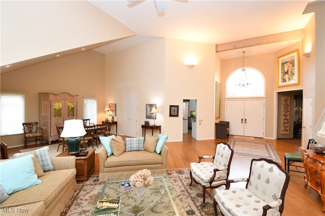 9 Longmeadow Ln