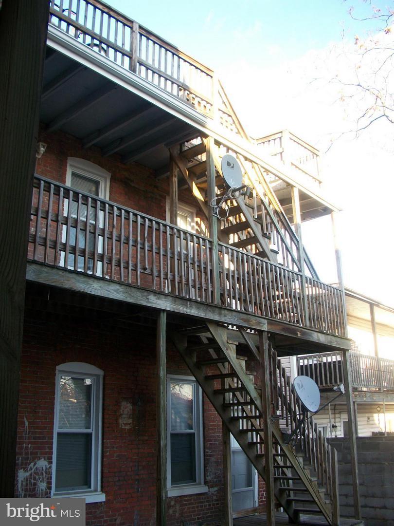 201 Franklin 201-203 St E