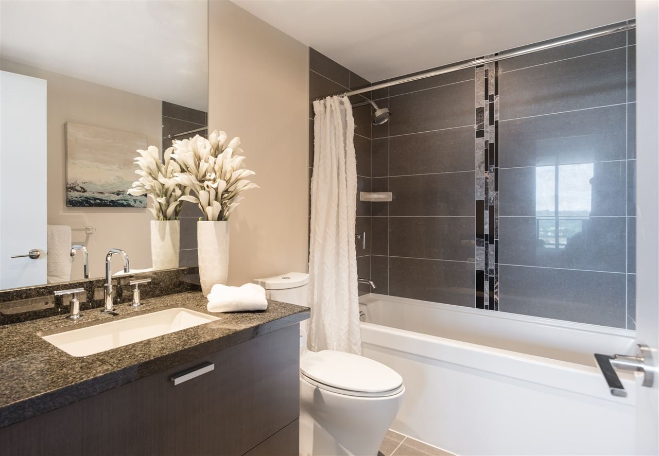 2401-2232 Douglas Rd