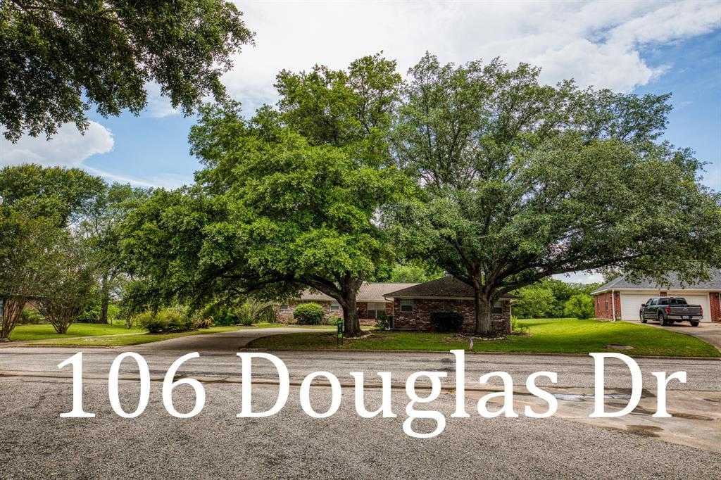 106 Douglas Dr