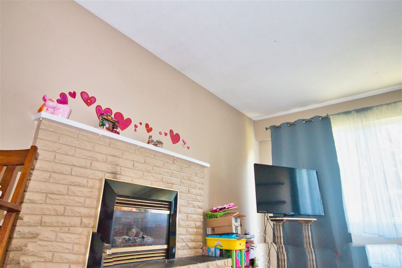 4929 44a Ave
