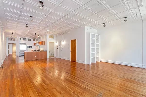 547 Broadway Unit: 3