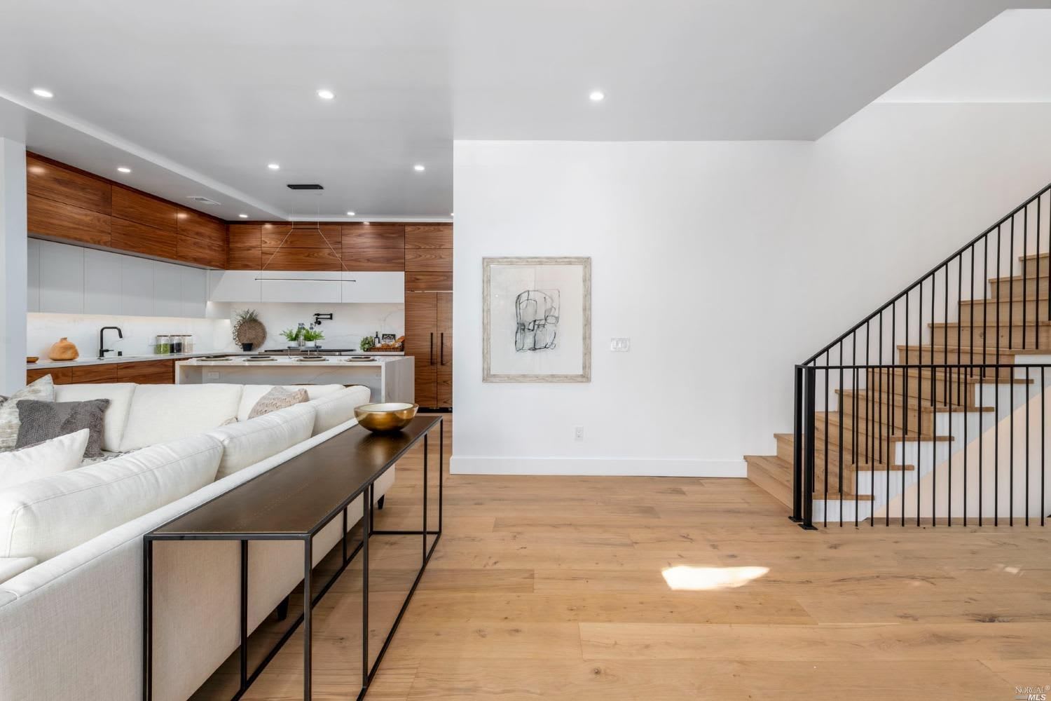 261 Loring Ave