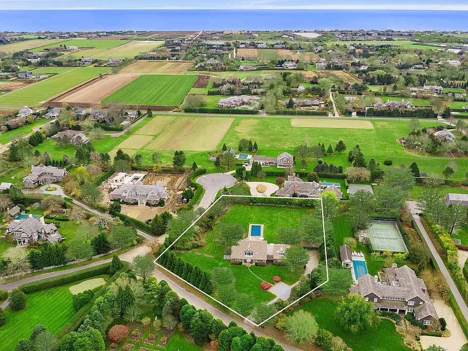99 Farmview Dr