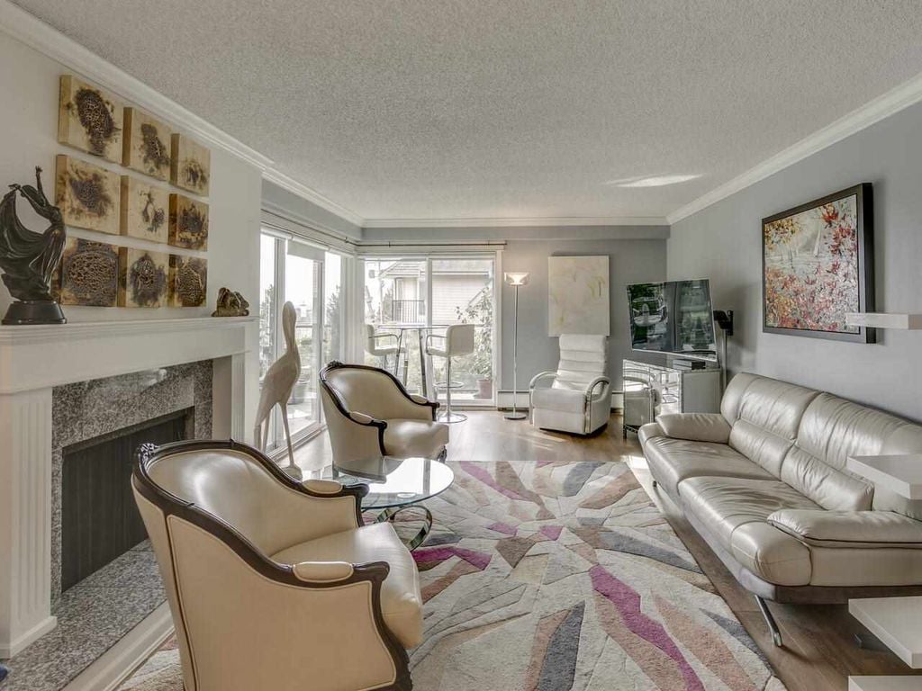 1515 Chesterfield Ave, #205