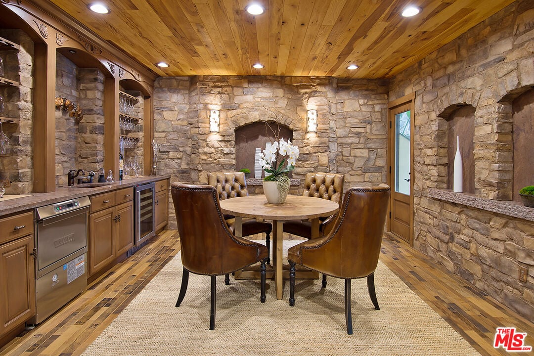 Solis Crest, Broad Beach Rd, 90265