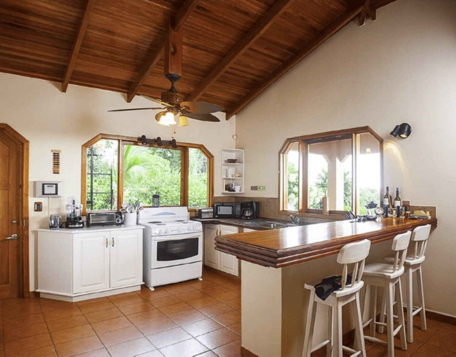 Casa Puesta Del Sol, Front Ridge Ocean View Home in Ojochal