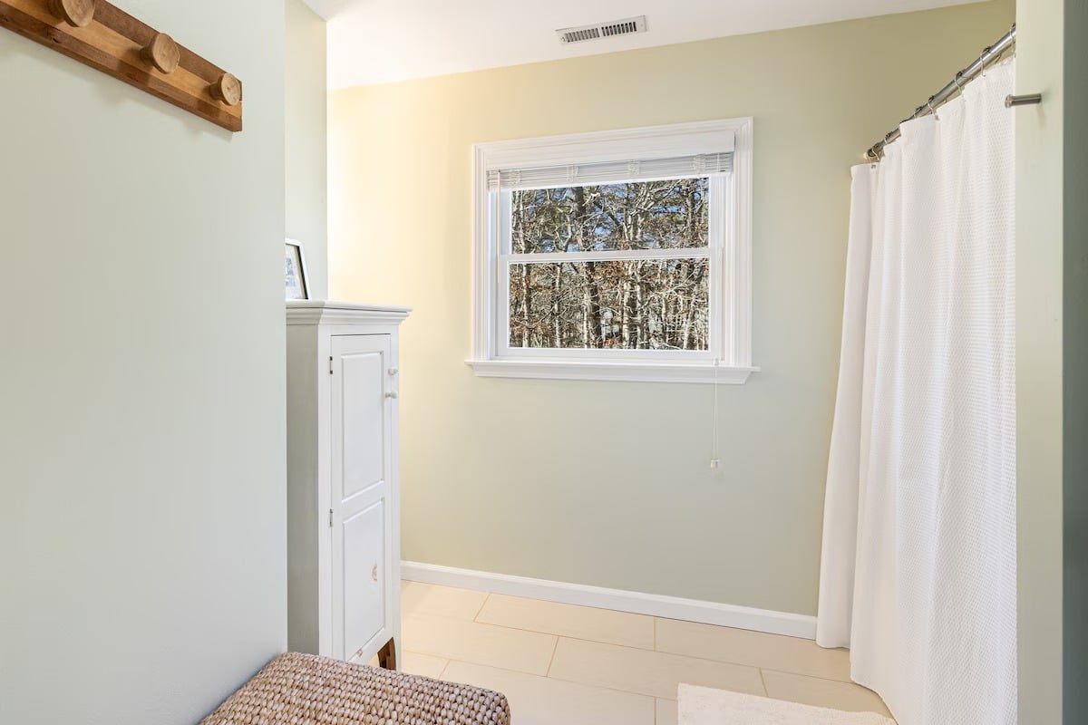 Vineyard Haven Escape