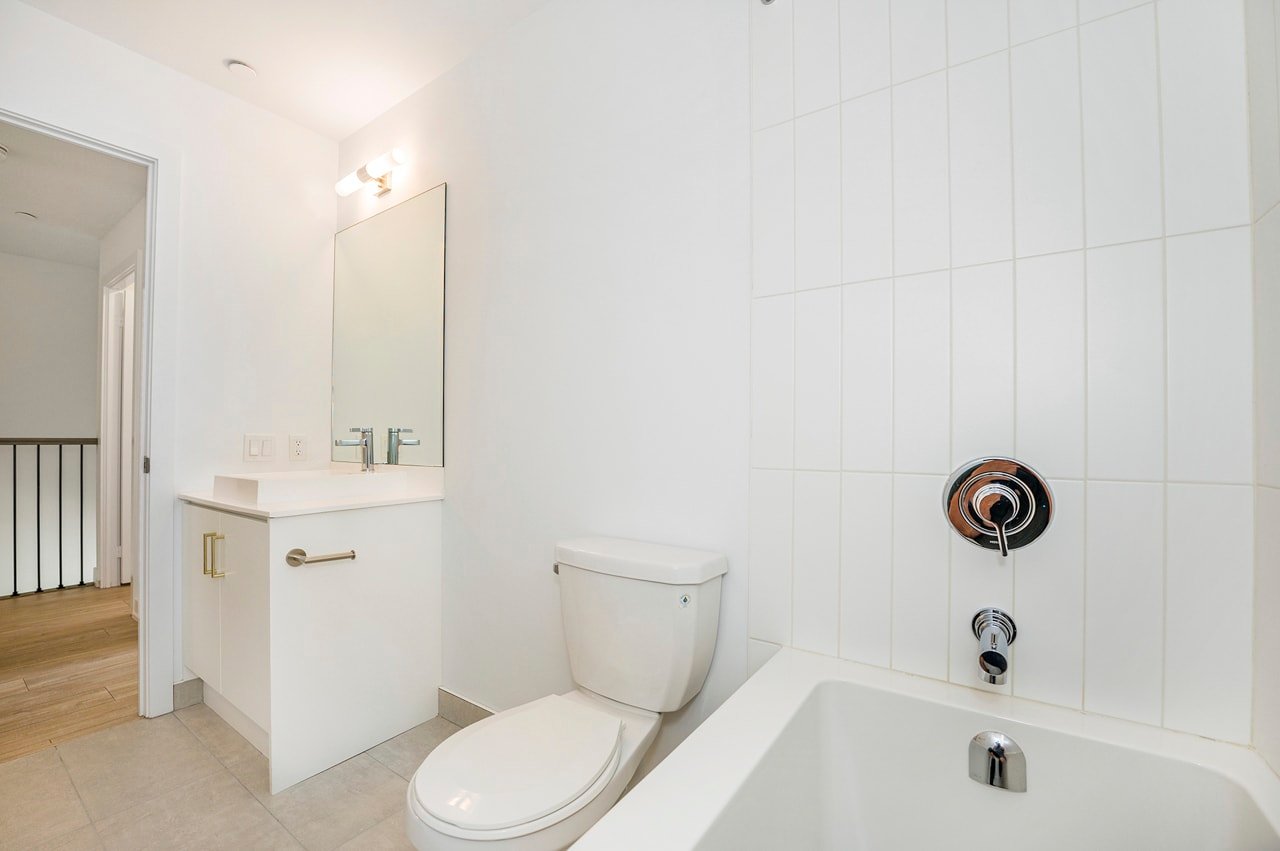 251 Manitoba St Unit: 117