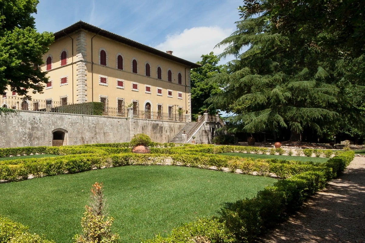 Period Villa Apartment With Private Garden