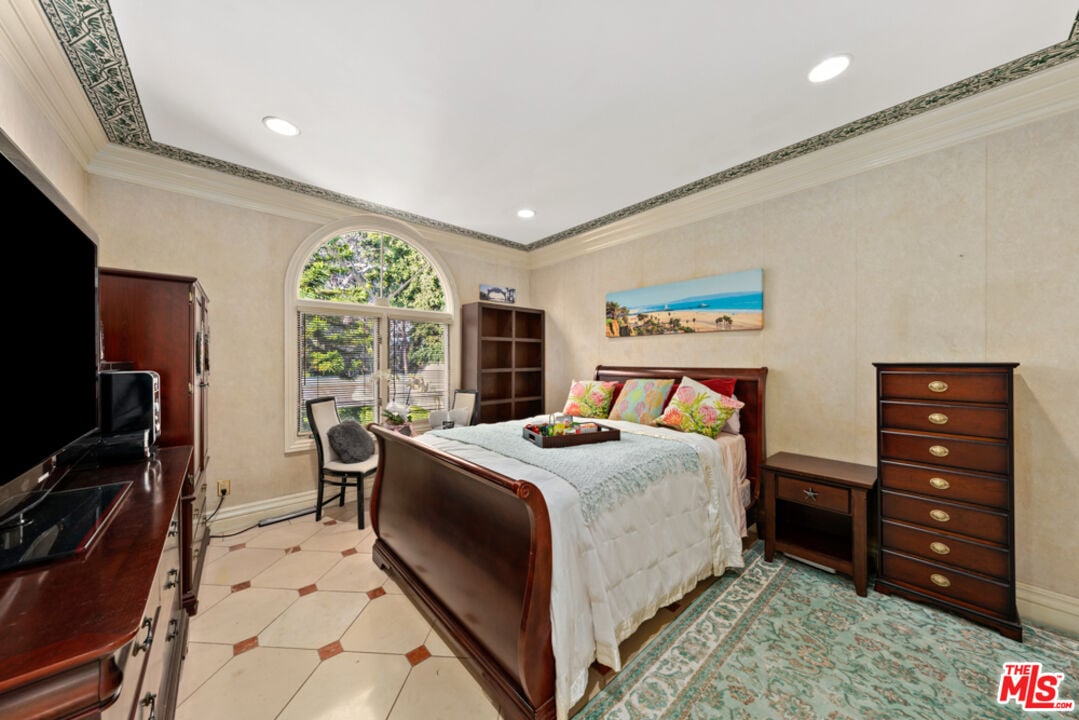 338 Entrada Dr