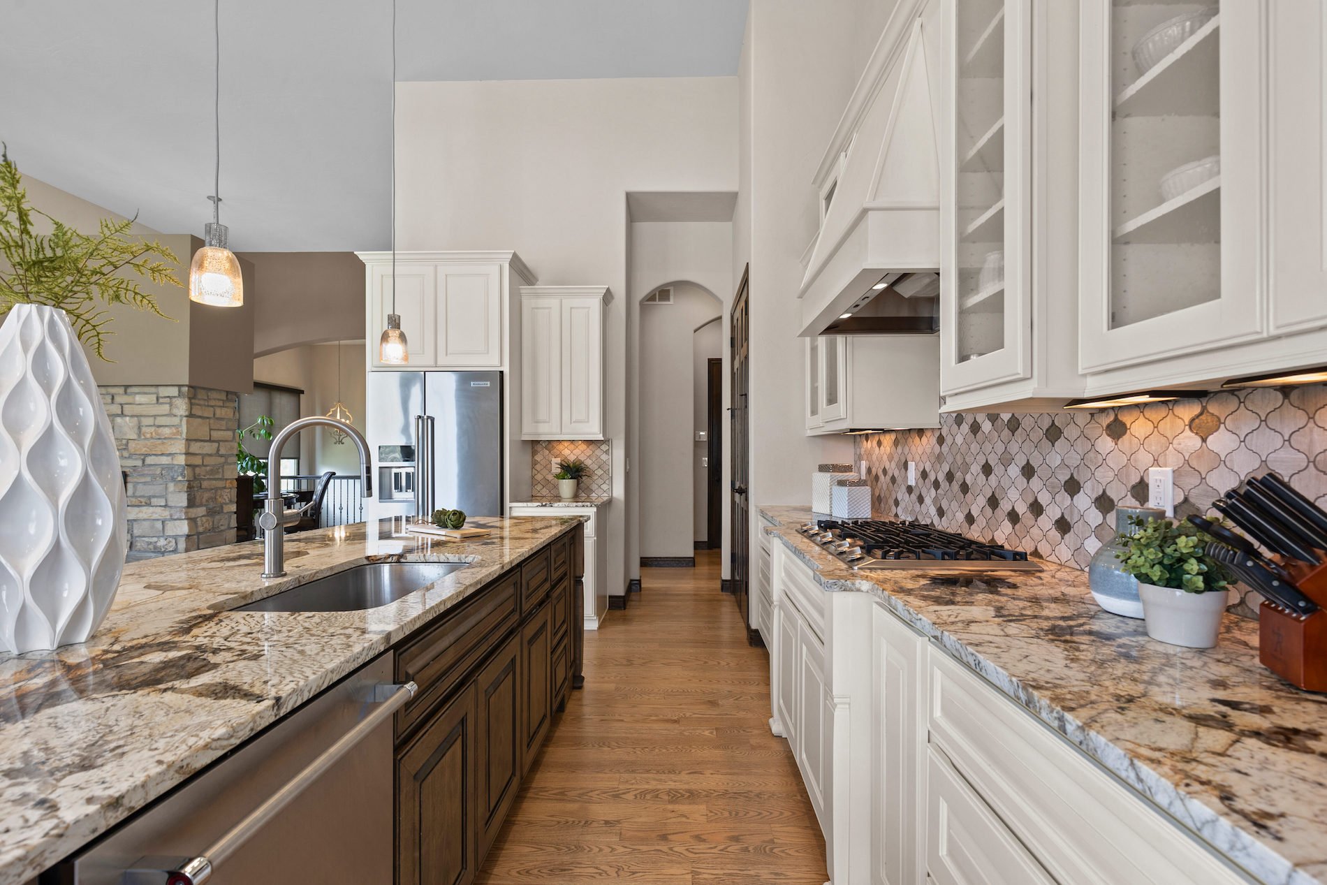 8122 Raphael Lane