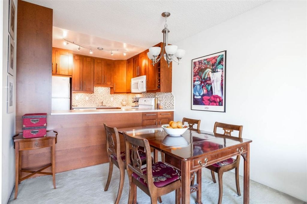 1877 W 5th Ave, #302