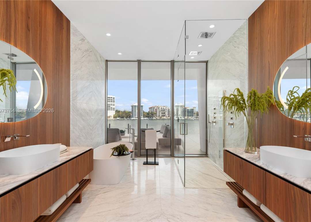 5 Grove Isle Dr Unit S201