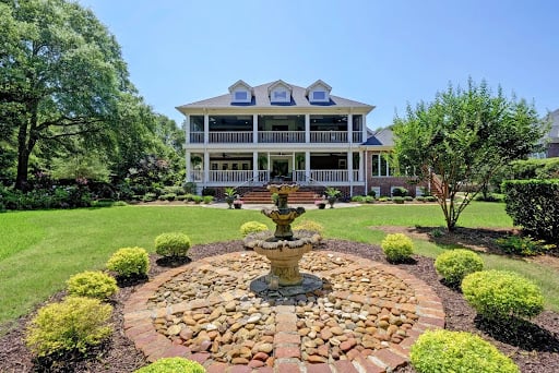 1208 Great Oaks Dr