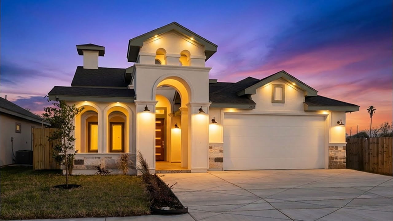 BEAUTIFUL VILLA STYLE HOME WITH COURTYARD FOR SALE $368,000