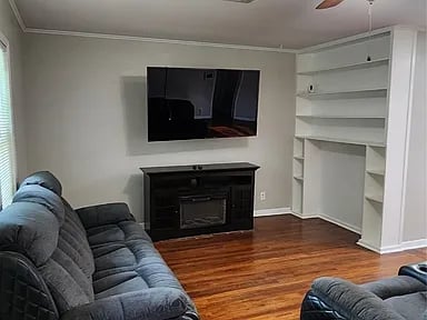 130 W 22nd St