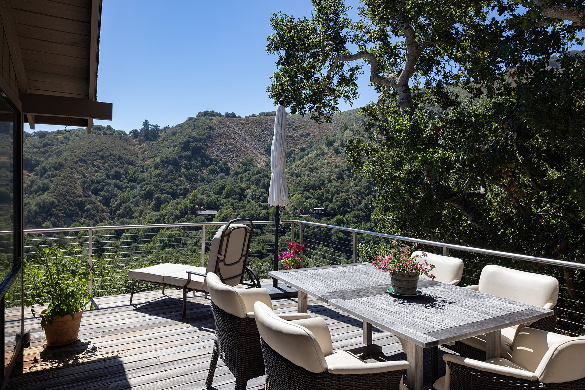 The Valley Hideaway