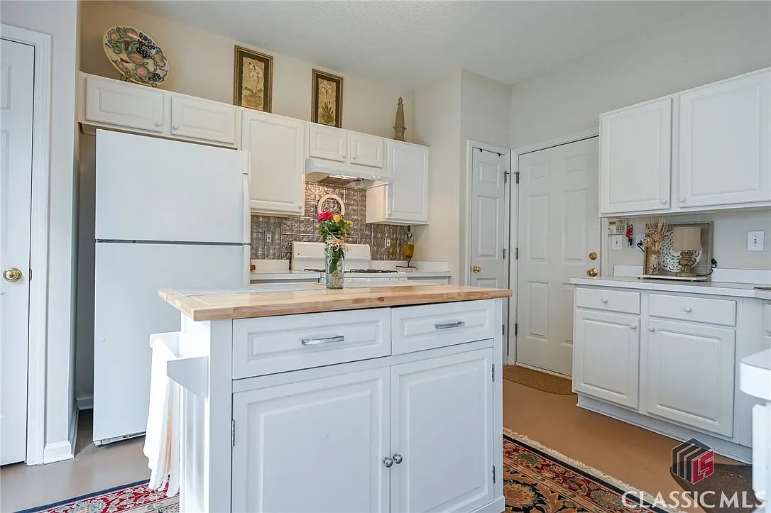 2743 Regent Walk Dr