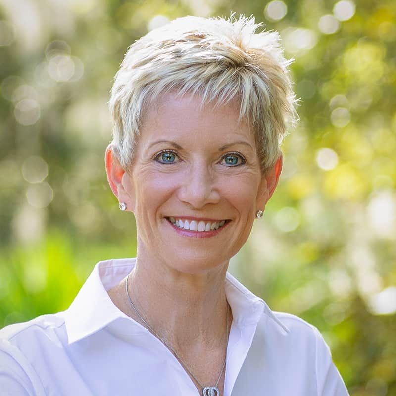 Cathy Rustin Santa Monica, CA Real Estate Agent Headshot