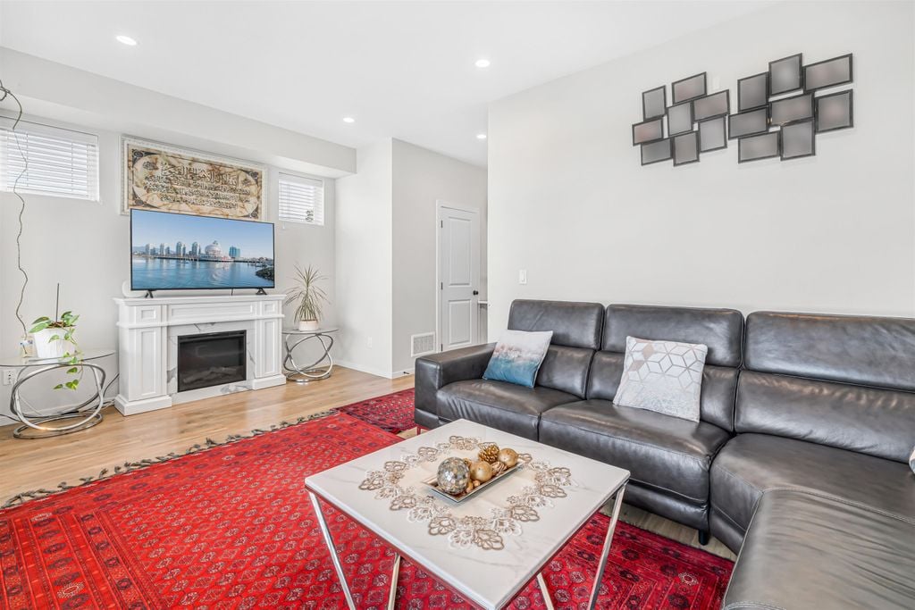 17557 100 Ave, #32