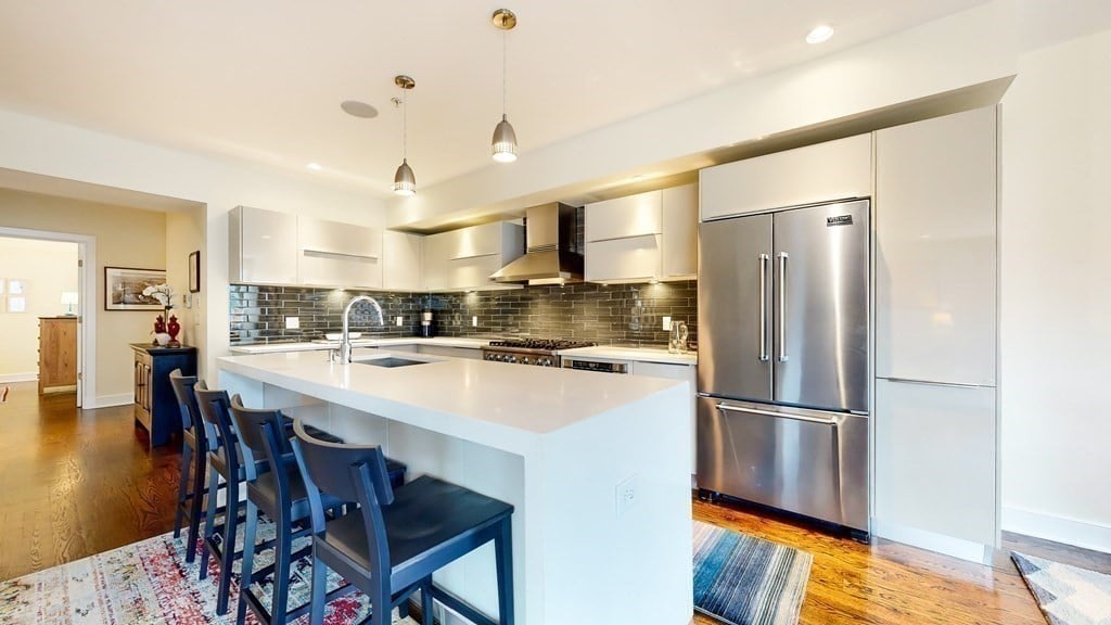 401 W First St #201