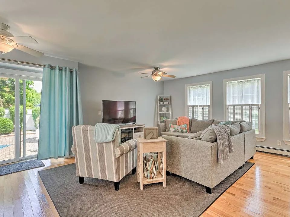 47 Salt Pond Rd