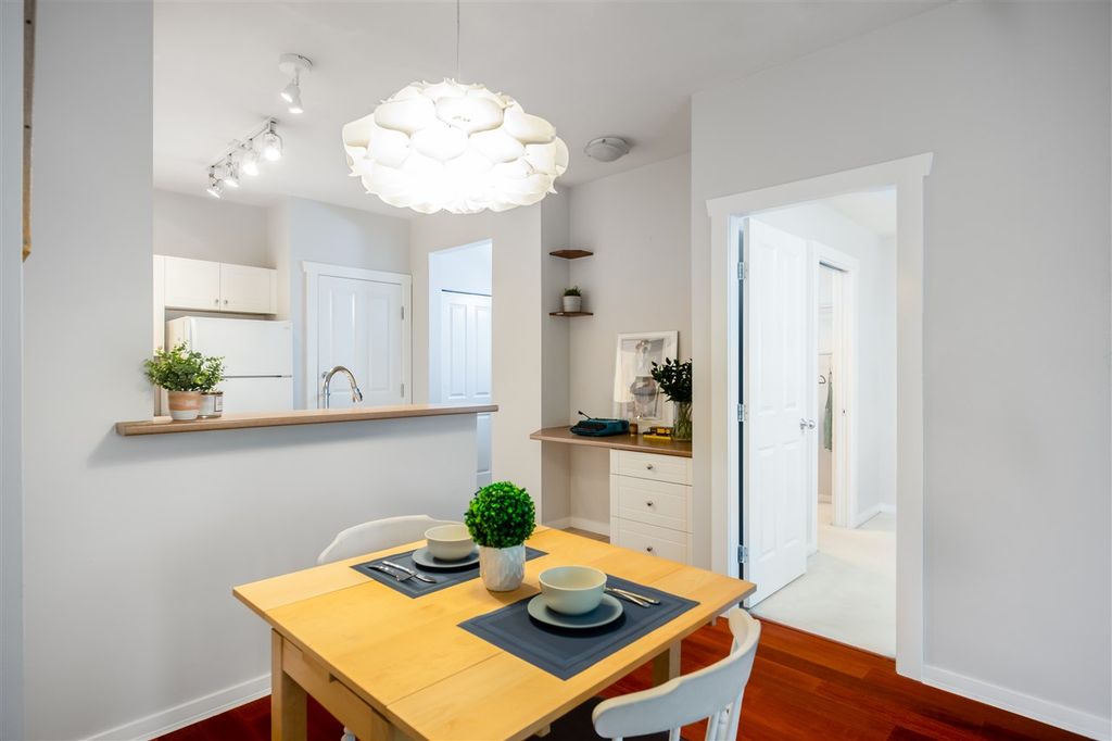 15 6th Ave, #135